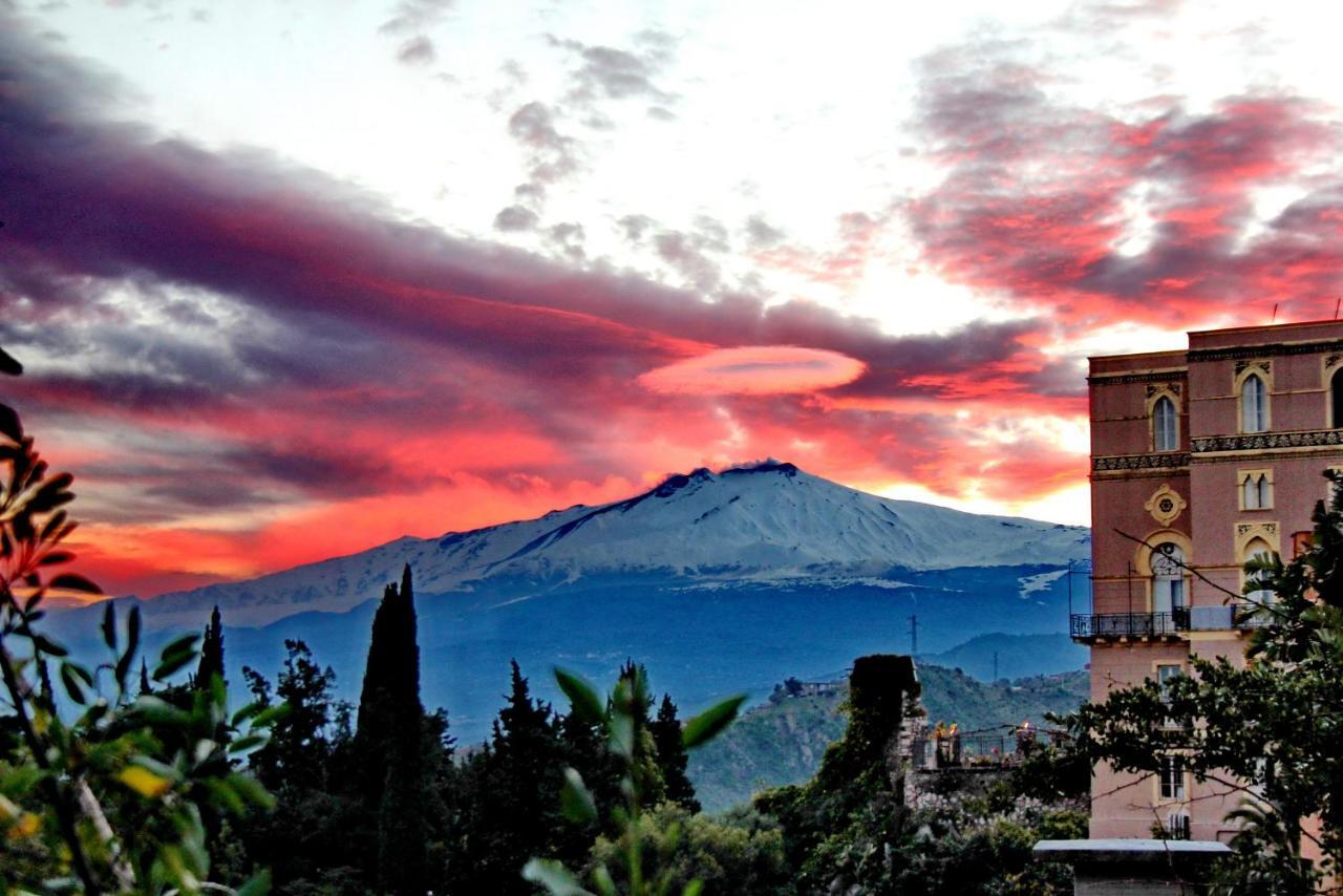 Il Picciolo Etna Golf Resort & Spa Castiglione De Sicilia Exterior photo