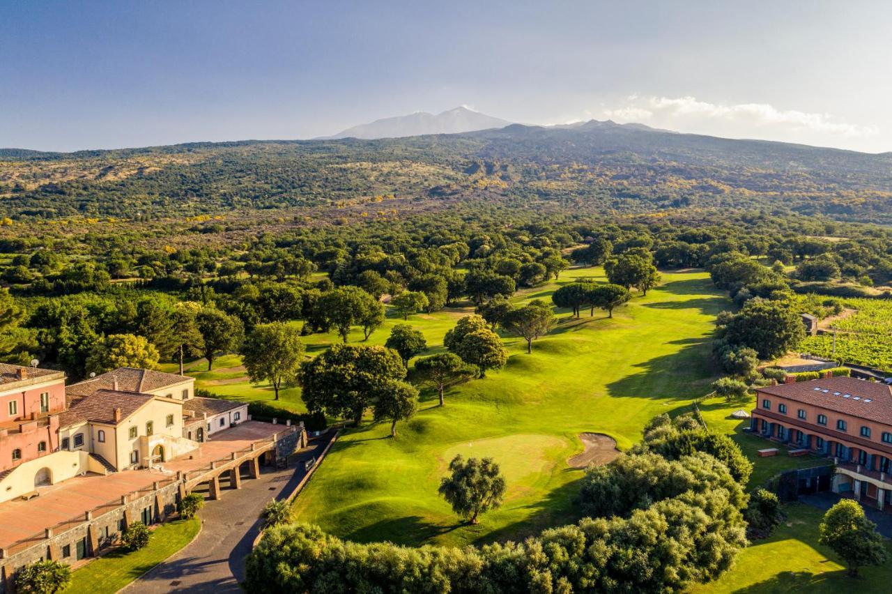 Il Picciolo Etna Golf Resort & Spa Castiglione De Sicilia Exterior photo