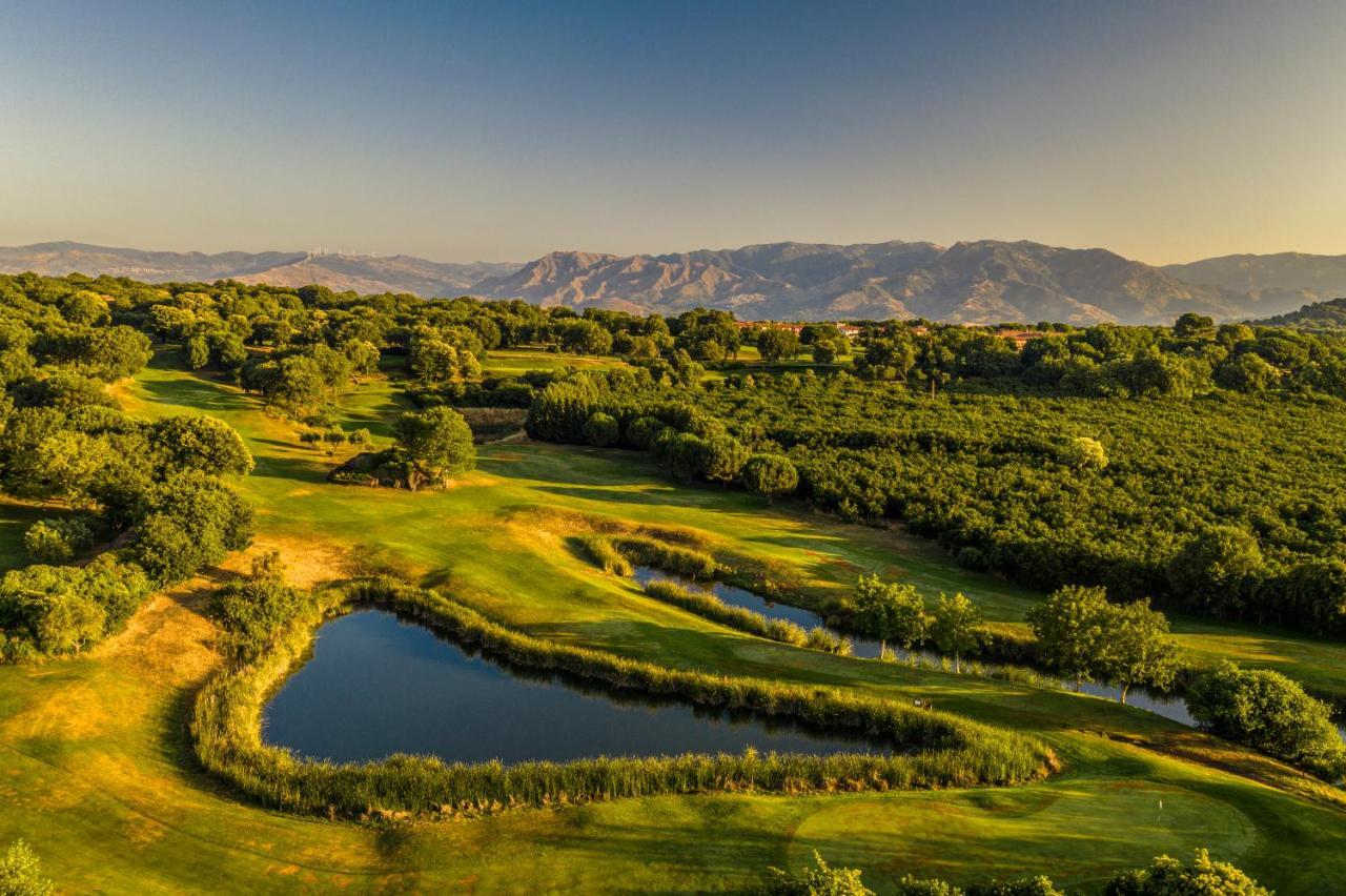 Il Picciolo Etna Golf Resort & Spa Castiglione De Sicilia Exterior photo